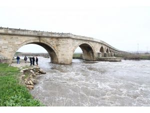 Ergene'de kaybolan genci arama çalışmaları sürüyor