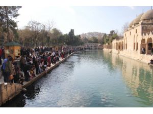 Balıklıgöl'de ziyaretçi yoğunluğu