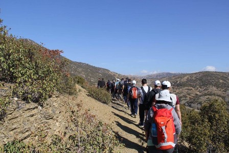 Beyşehirli doğaseverler Sivri Dağı’na tırmandı