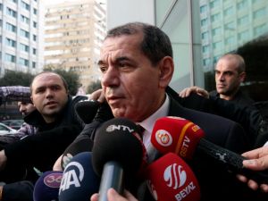 "Mustafa Denizli istifa etmedi"