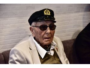 Bodrumlu eski denizciye 100. yaş sürprizi