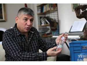 20 yılda 70 bin gazoz kapağı topladı