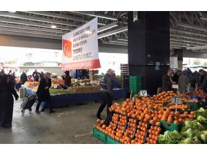 Pazar esnafından teröre pankartlı tepki