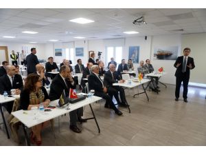 "Asyaport Limanı lojistik kavşak olma özelliğinde"