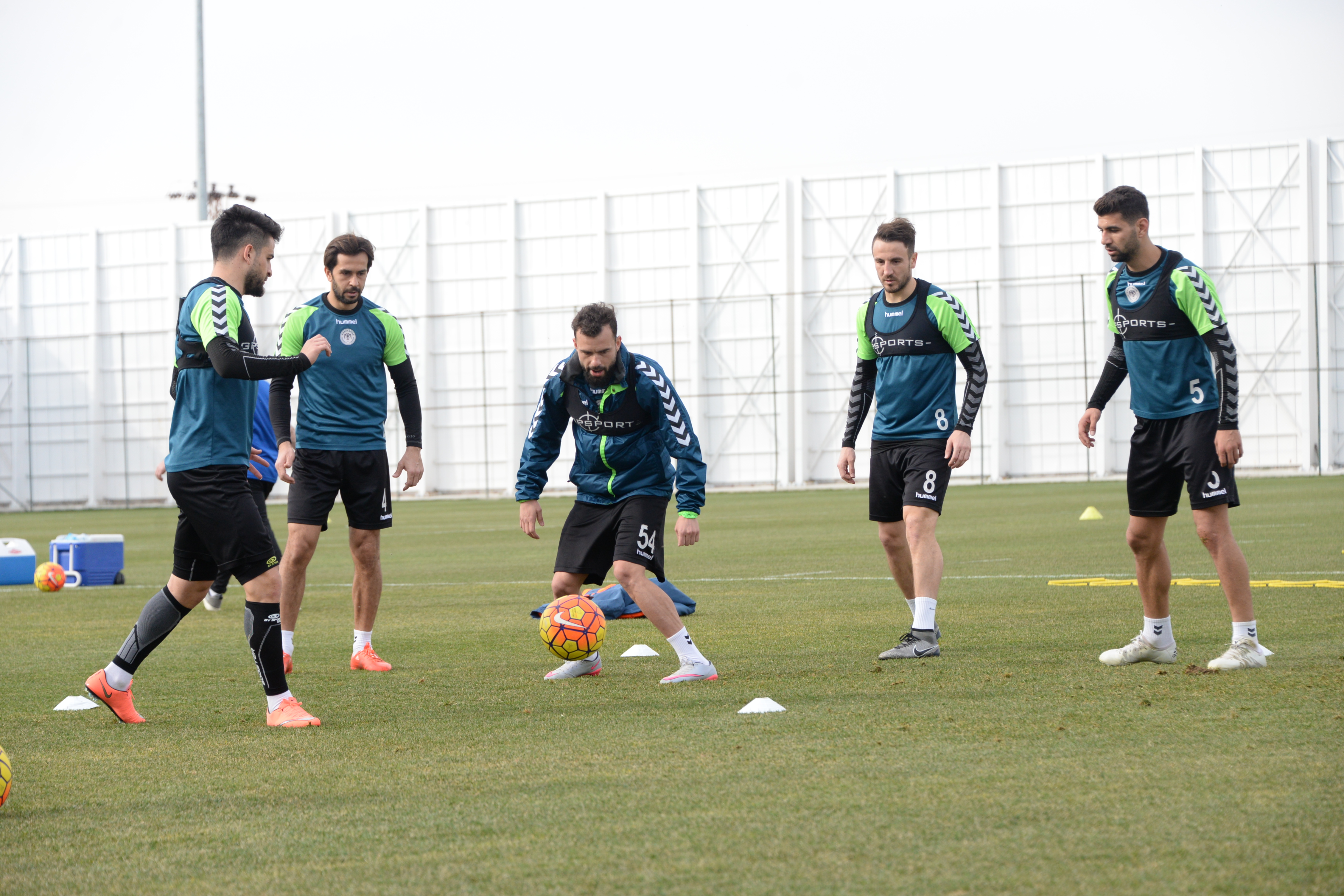 Konyaspor, dış dünyaya kapandı