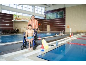 Duymayıp, yürüyememesi hedeflerine "engel" olmadı