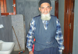 88 yaşında gönüllü temizlikçi