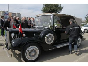 Atatürk'ün makam aracının benzerini yaptı