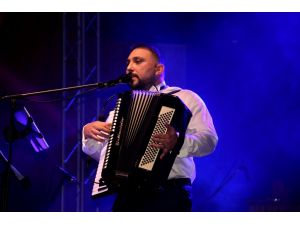 "Adı Kadın Türküler"