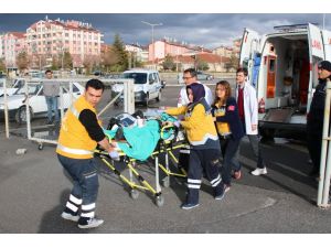 İnşaatın 4'ncü katından düşen işçi ağır yaralandı