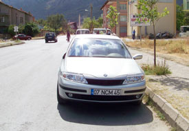 Otomobilin çarptığı çocuk yaralı