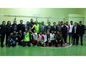 Karakeçili'de voleybol turnuvası