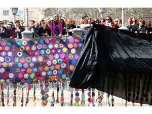 Porsuk Çayı'ndaki köprüye "dantel örgü"