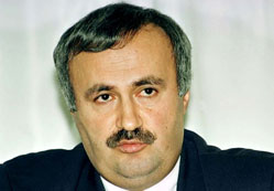 Vekil Yarbay yönetime sert çıktı