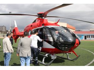 Erken doğum yapan kadın hava ambulansıyla nakledildi