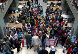 Akşehir'de yoksula giyim yardımı