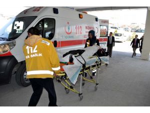 Öğretmen servisi ile hafif ticari araç çarpıştı: 16 yaralı