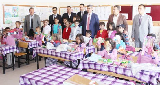 Karapınar'da "Kitabımı ve Oyuncağımı Paylaşıyorum" projesi