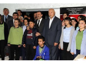 Ortaokul öğrencilerinden Çanakkale Türküsü