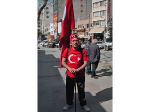 Çanakkale'deki şehitlerin anısına yürüyor