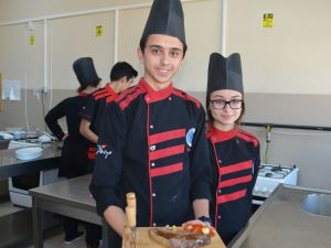 "Ödüllü lise" geleceğin lezzet ustalarını yetiştiriyor