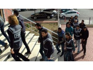 Balıkesir'de göçmen kaçakçılığı operasyonu