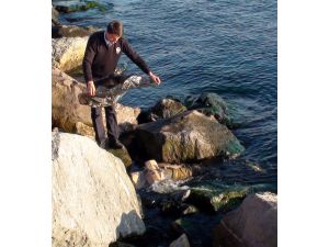 Balıkçının oltasına ceset takıldı