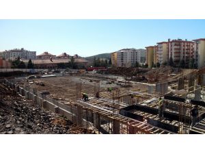 Bakanlık buz pisti yapıyor, yeni sporcular yetişiyor