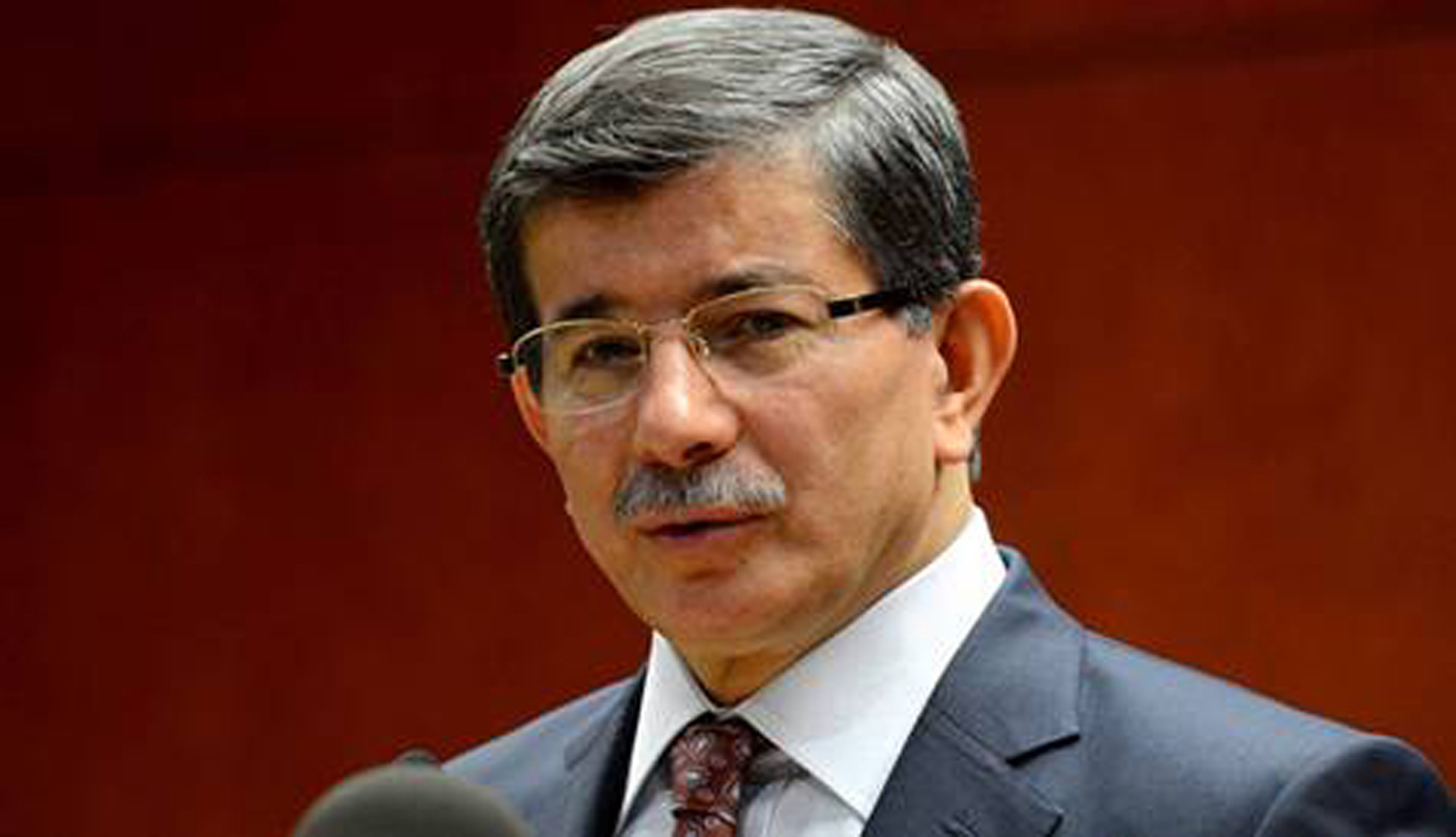 Başbakan Davutoğlu'ndan sağlık çalışanlarına müjde üstüne müjde
