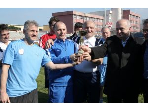 Usta ve Mandıralı futbol oynadı