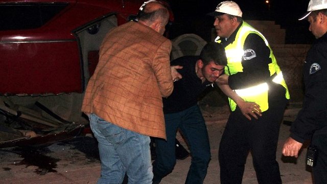Kazada Babası Ölen Gencin Feryadı! "Buna Dayanamam, Beni de Öldürün"