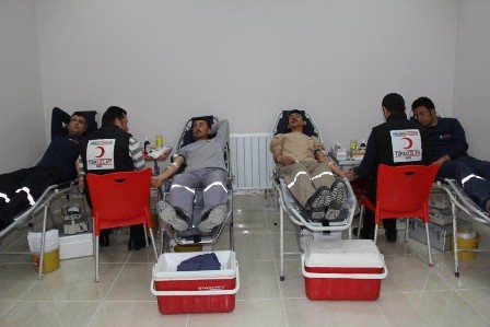 Panplast çalışanları Kızılay’a kan verdi