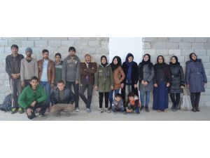 Mahsur kalan kaçakları Mehmetçik kurtardı