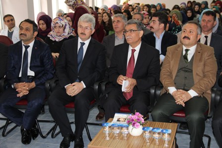Konya'da "Bugünü Anlamak İçin Akif'i Okuyoruz" paneli