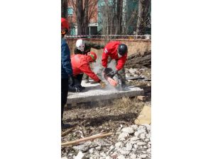 AKUT ekibi enkaz eğitimi verdi