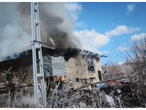 Beyşehir'de ev yangını