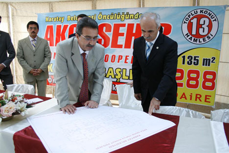 İlçe belediyesi TOKİ ile yarışıyor