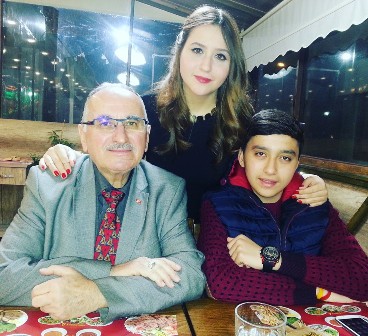 Özlem Özyıldız yeni yaşını kutladı