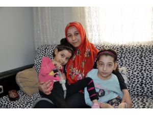 En büyük hayali kas hastası kızlarını sağlıklı görmek