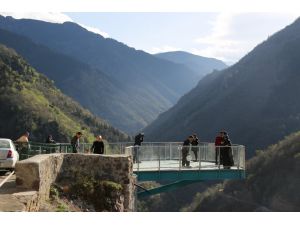 Türkiye'nin en yüksek cam seyir terasına ziyaretçi ilgisi