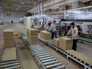 Ormanı yok ama mobilyadan milyonlar kazanıyor