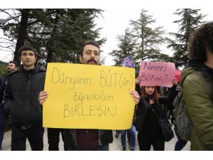Üniversite öğrencilerinden "bütünleme" eylemi
