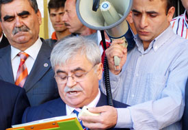 MEDAŞ çalışanları eylem yaptı
