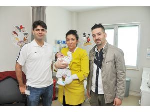 Ege bebek 37 günlükken mide ameliyatı oldu