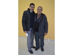 Böbreğiyle oğluna hayat verdi