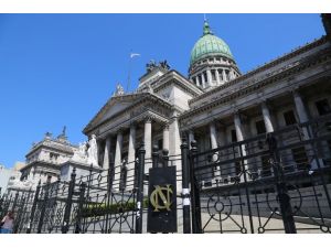 Arjantin’de "akbaba fonları" tasarısına yeşil ışık