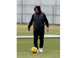 Mesut Bakkal'ın hedefi 14-15 puan