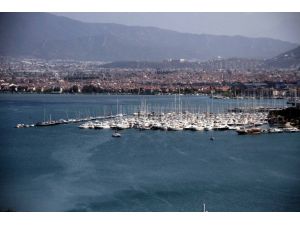 Marinalarda yer bulamayan yatçılar Yunanistan'a gidiyor