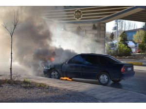 Aksaray'da otomobil yangını