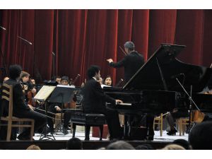 Piyanist Ünaldı Kırgızistan'da konser verdi
